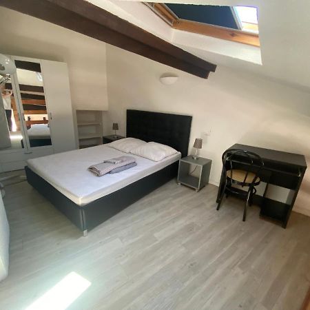 Le Cocon D'Avignon - T2 Duplex 40M2 - Centre Historique Intra Muros- Wifi Climatisation エクステリア 写真
